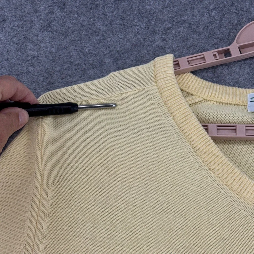 Izod Club Vintage V-Neck Sweater Mens XXL Yellow 100% Combed Cotton Made in USA